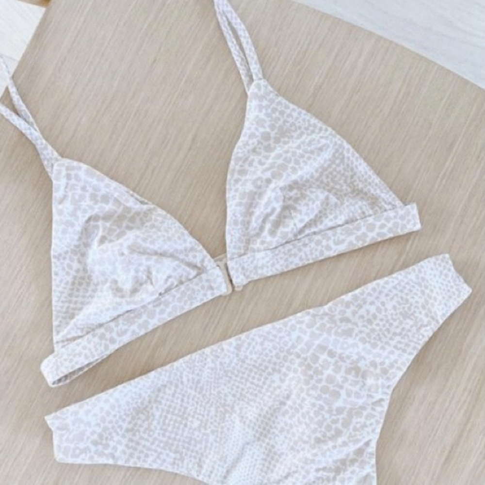 Acacia Light Snake Lining set